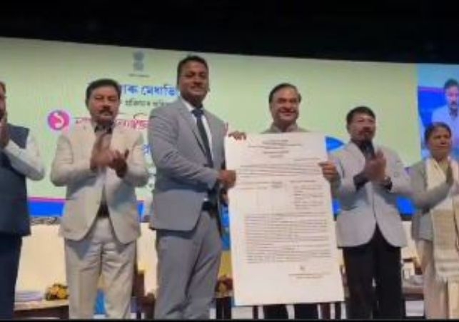 Assam CM offer letters to 564 CCE applicants